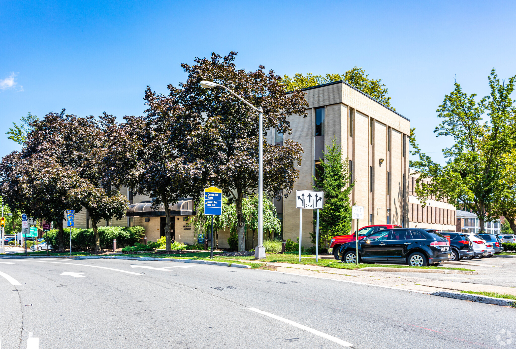 105 Morris Ave, Springfield, NJ à louer Photo de l’immeuble– Image 1 sur 6