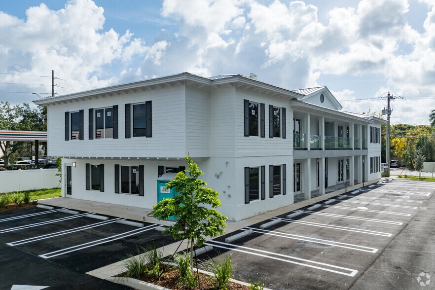 5620 SW 67th Ave, South Miami, FL à louer - Photo de l’immeuble – Image 2 sur 16