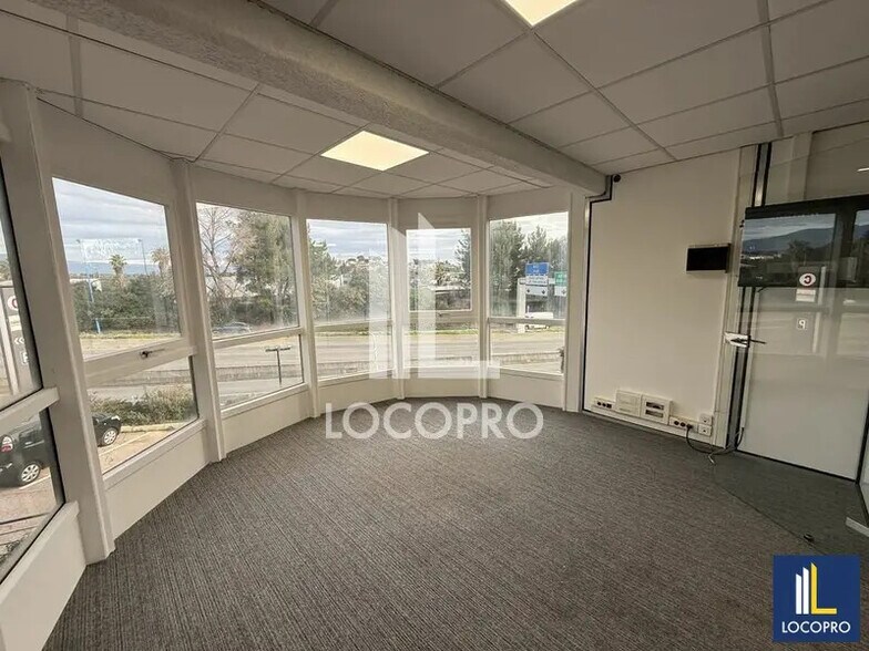 Bureau dans SOPHIA ANTIPOLIS à louer - Photo intérieure – Image 2 sur 12