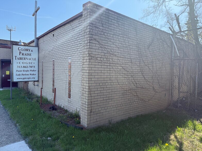 16573 Meyers Rd, Detroit, MI à vendre - Photo de l’immeuble – Image 2 sur 4