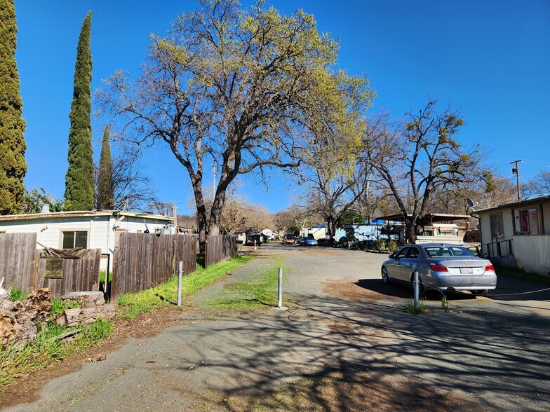 5935 Old Highway 53, Clearlake, CA à vendre - Photo de l’immeuble – Image 3 sur 12