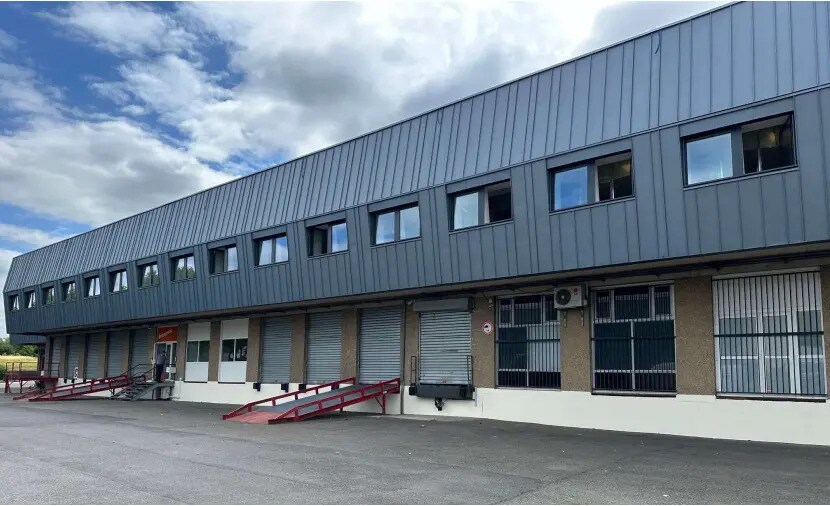 Industriel/Logistique dans Villejust à louer - Photo de l’immeuble – Image 1 sur 16