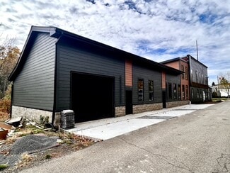 Plus de détails pour 74 Dambach Ave, Valencia, PA - Local d'activités à louer