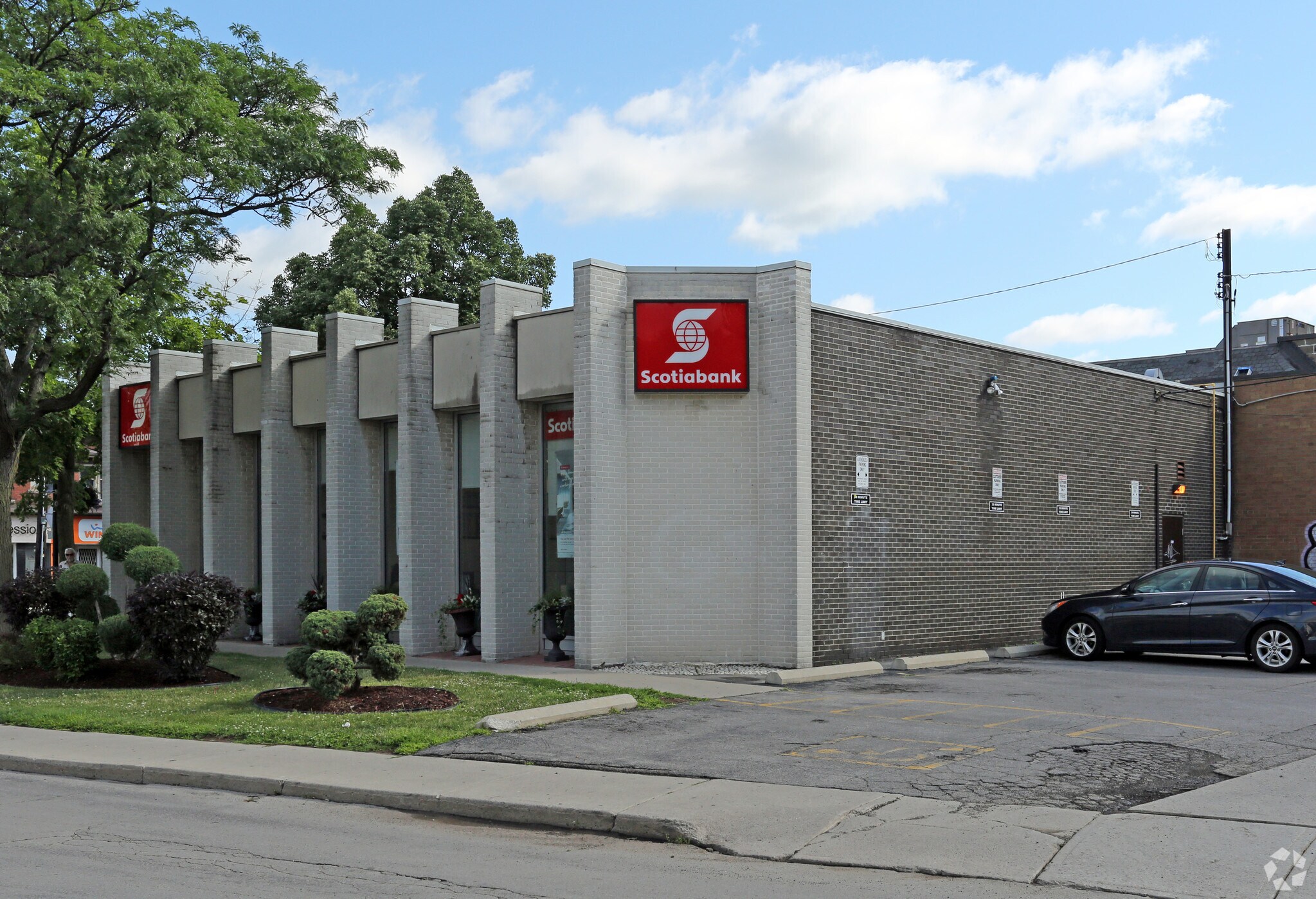 999 King St W, Hamilton, ON à vendre Photo principale– Image 1 sur 4