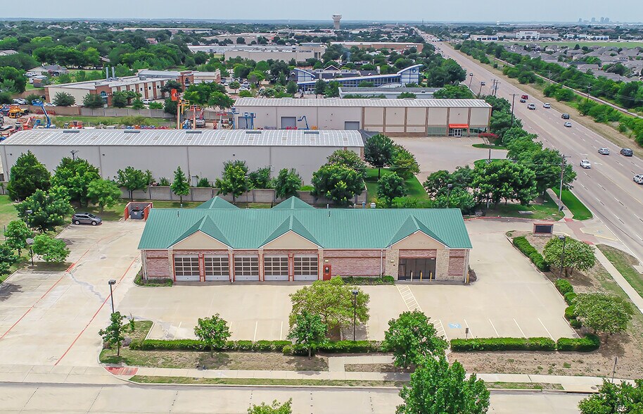 1661 S Main St, Keller, TX à vendre - Photo de l’immeuble – Image 1 sur 7