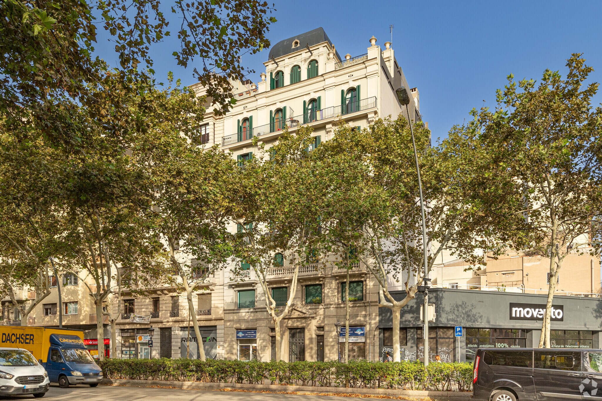 Local commercial dans Barcelone, Barcelona à louer Photo principale– Image 1 sur 3