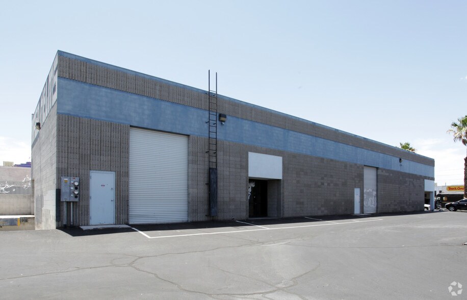 3450 Polaris Ave, Las Vegas, NV à vendre - Photo de l’immeuble – Image 2 sur 4