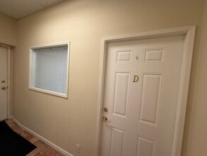 501-509 W Foothill Blvd, Monrovia, CA à louer Photo intérieure– Image 2 sur 2