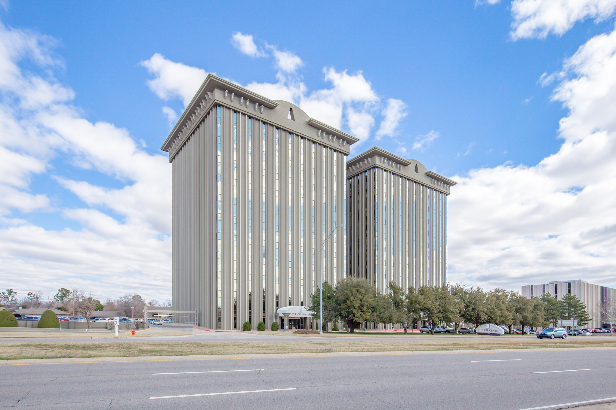 2601 NW Expressway, Oklahoma City, OK à louer Photo de l’immeuble– Image 1 sur 5