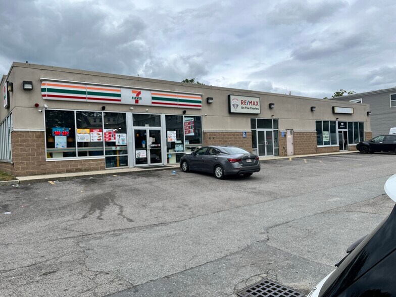 131 Lexington St, Waltham, MA à louer - Photo de l’immeuble – Image 2 sur 4