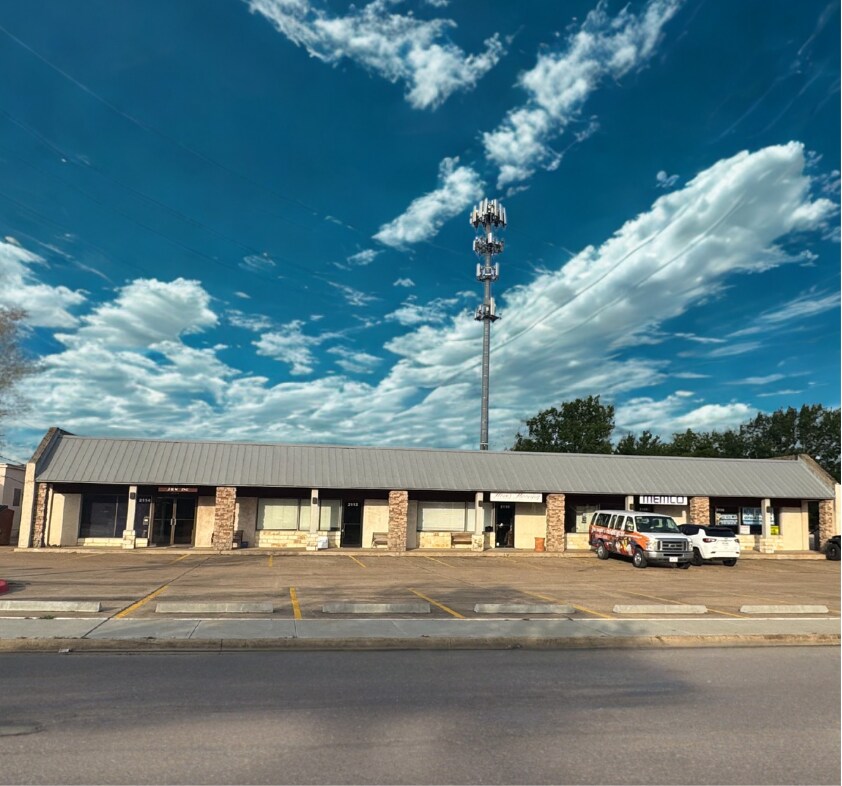 2108 Southwood Dr, College Station, TX à louer Photo principale– Image 1 sur 7