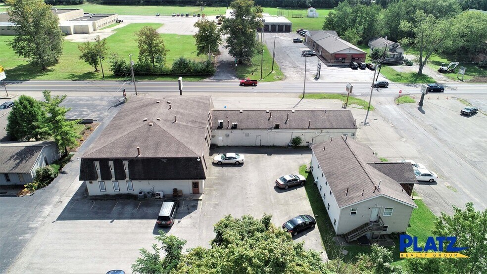 Churchill Center portefeuille de 2 biens à vendre sur LoopNet.fr - Photo de l’immeuble – Image 2 sur 4