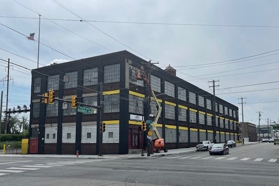 1850 E Sedgley Ave, Philadelphia, PA à louer - Photo de l’immeuble – Image 2 sur 7