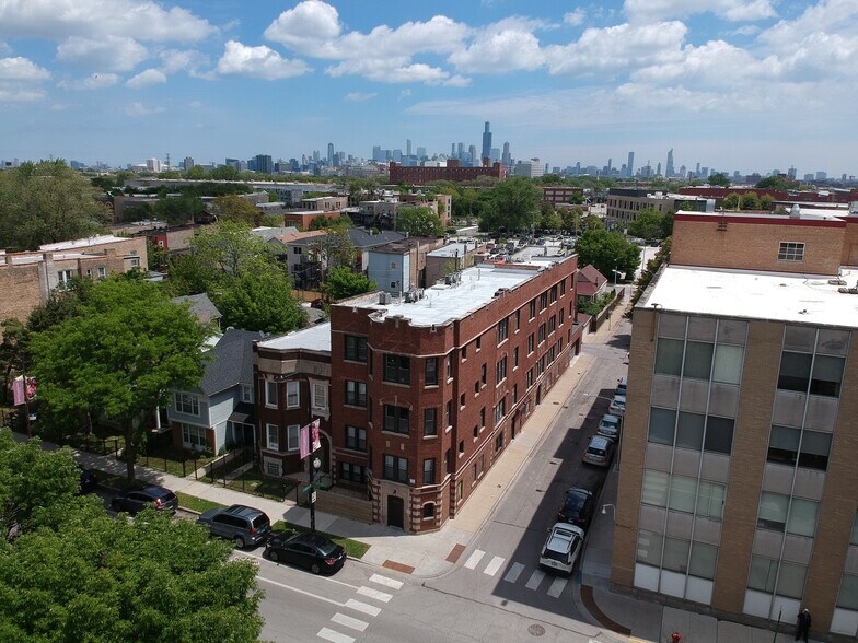 1371 S California Ave, Chicago, IL à vendre - Photo de l’immeuble – Image 1 sur 4
