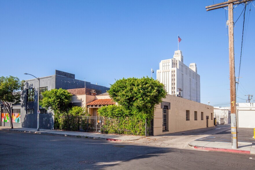1041 N McCadden Pl, Los Angeles, CA à vendre - Photo de l’immeuble – Image 2 sur 15