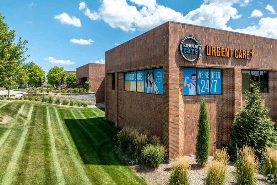 7300 Westown Pky, West Des Moines, IA à louer - Photo de l’immeuble – Image 1 sur 8
