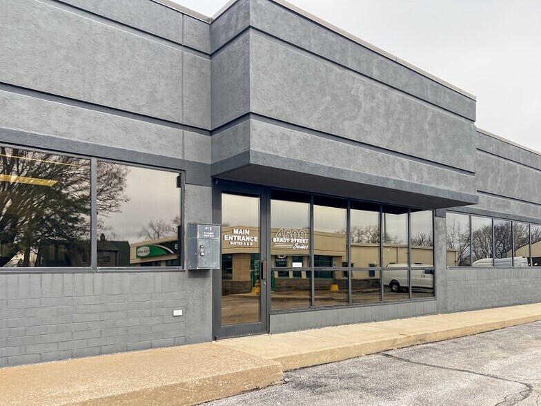 4509 N Brady St, Davenport, IA à louer - Photo de l’immeuble – Image 3 sur 8