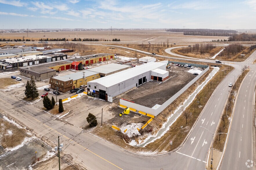 2375 Boul Ford, Châteauguay, QC à louer - Aérien – Image 2 sur 18