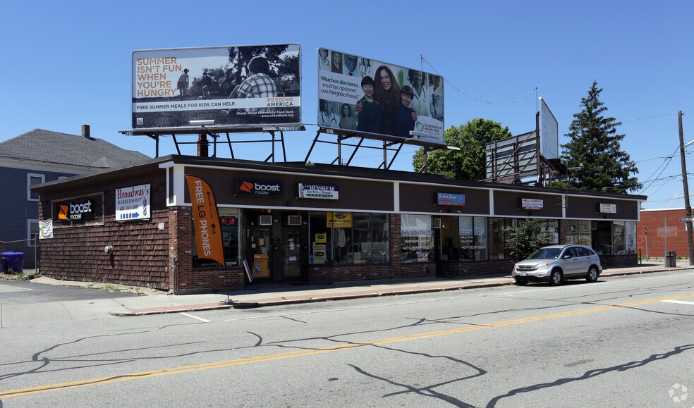 704-712 Broadway, Pawtucket, RI à louer - Photo principale – Image 1 sur 6