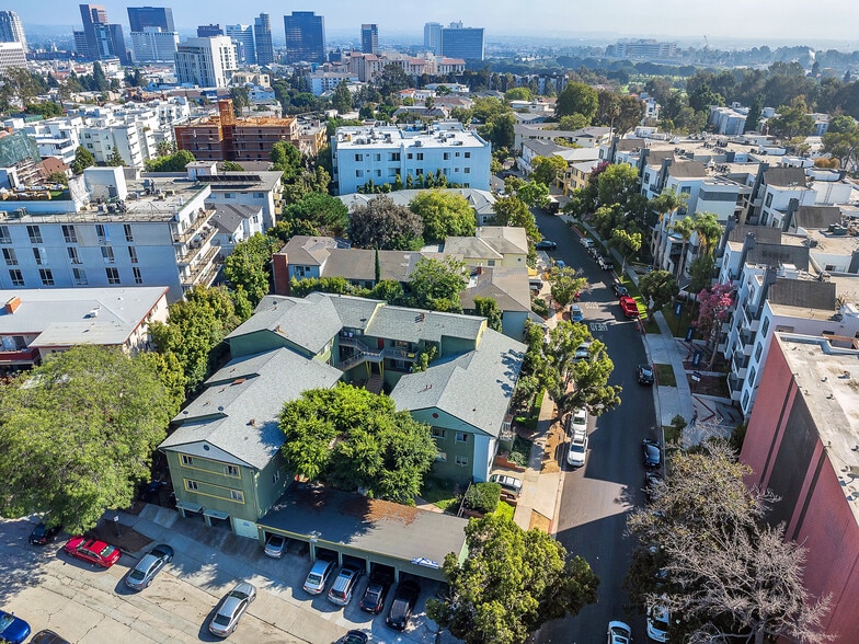 512 Midvale Ave, Los Angeles, CA à vendre - Photo de l’immeuble – Image 3 sur 11