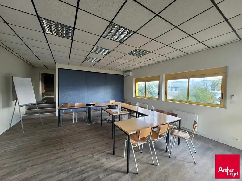 Local d’activités dans Champagné à louer - Photo intérieure – Image 1 sur 4