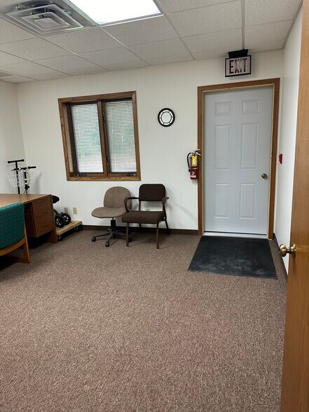 720 Ackley St, Antigo, WI à louer - Photo de l’immeuble – Image 2 sur 10