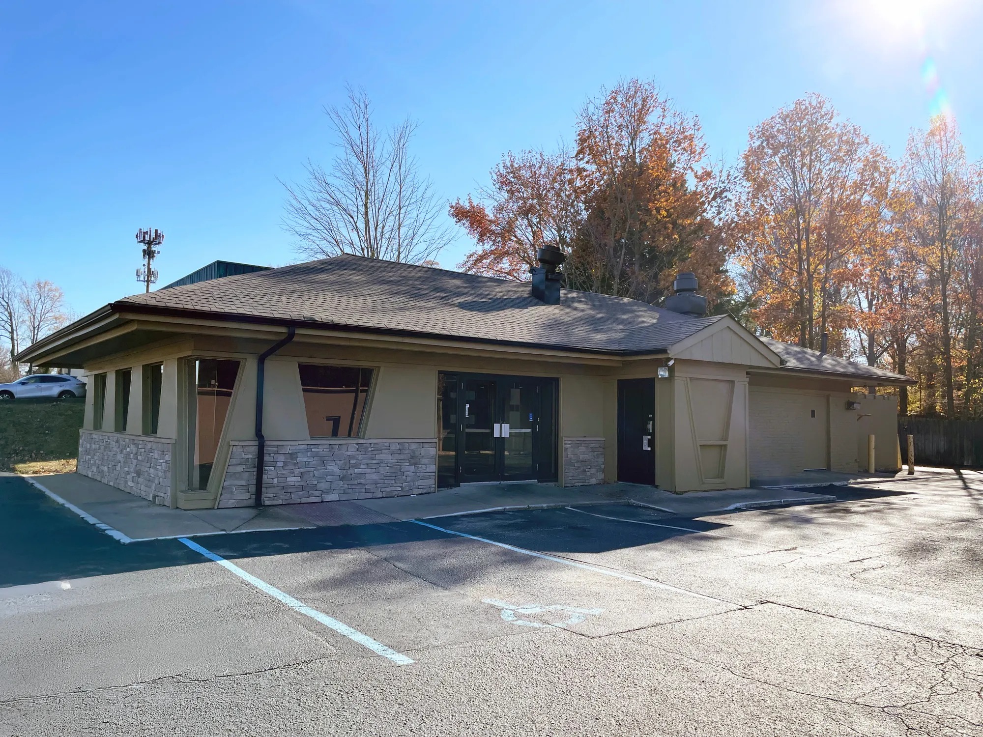 13659 Warwick Blvd, Newport News, VA à louer Photo principale– Image 1 sur 4