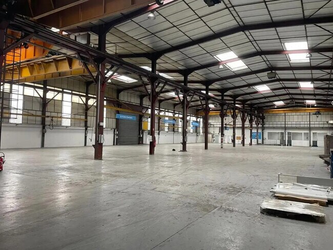 Plus de détails pour Industriel/Logistique à louer