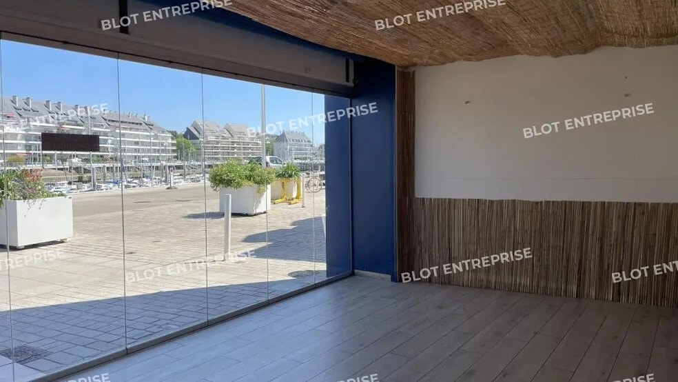 Local commercial dans Le Pouliguen à louer - Photo de l’immeuble – Image 1 sur 7