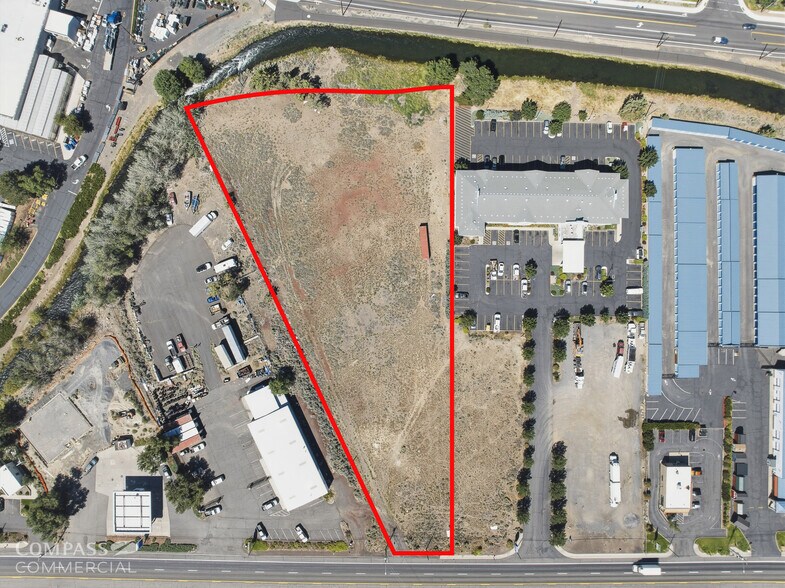 2285 S Highway 97, Redmond, OR à vendre - Photo de l’immeuble – Image 2 sur 12