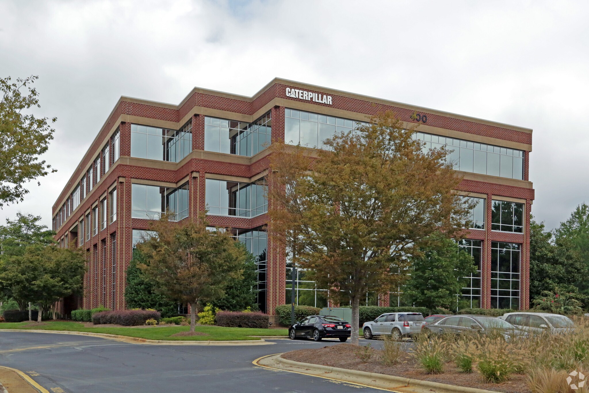 400 Regency Forest Dr, Cary, NC à louer Photo principale– Image 1 sur 9