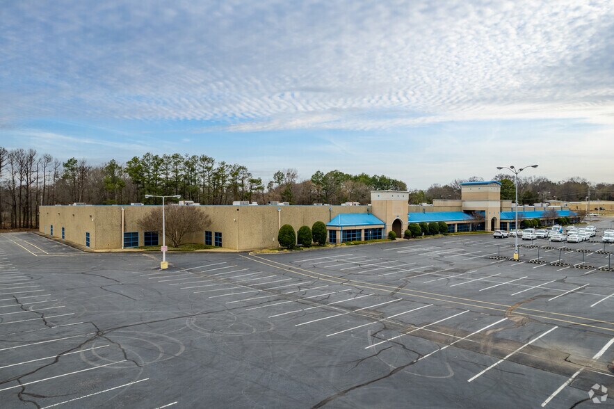 1699-1735 Sycamore View Rd, Memphis, TN à vendre - Photo de l’immeuble – Image 2 sur 8