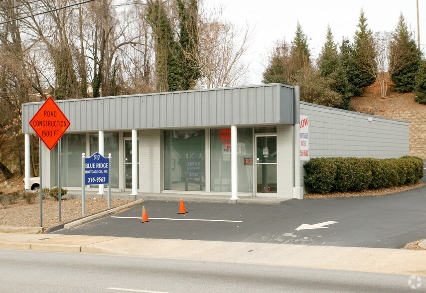 517 Laurens Rd, Greenville, SC à vendre - Photo de l’immeuble – Image 3 sur 3