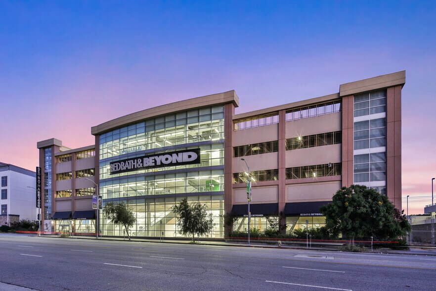 11854 W Olympic Blvd, Los Angeles, CA à louer - Photo de l’immeuble – Image 1 sur 13