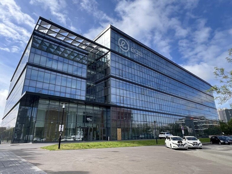 15 Avenue Du Centre, Guyancourt à louer - Photo de l’immeuble – Image 1 sur 15
