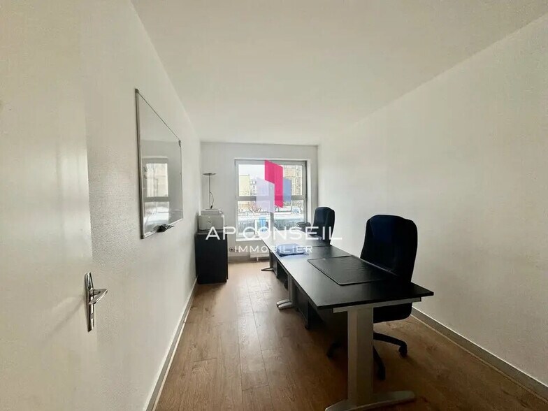 Bureau dans Versailles à louer - Photo de l’immeuble – Image 3 sur 8