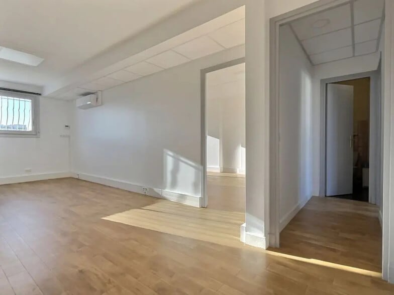 22 Rue Charcot, Paris à louer - Photo de l’immeuble – Image 3 sur 8