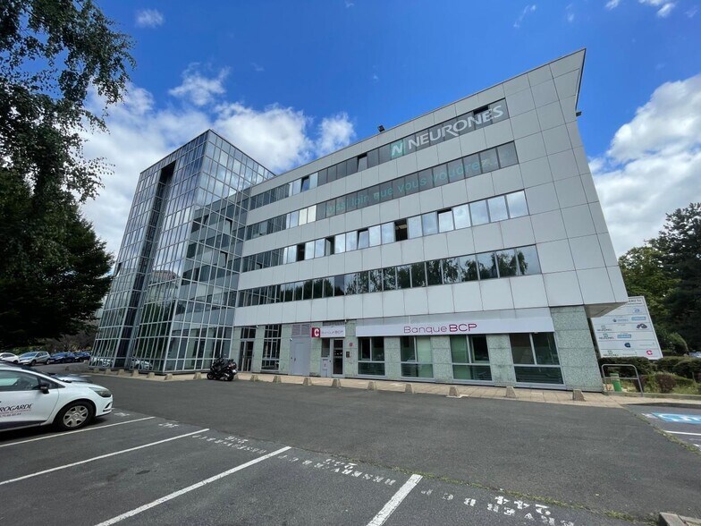 205 Avenue Georges Clemenceau, Nanterre à louer - Photo de l’immeuble – Image 1 sur 15