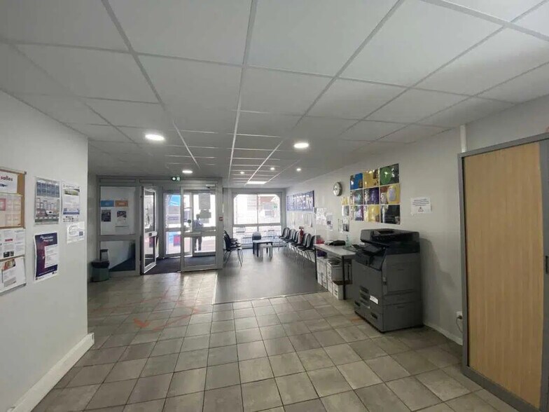 Bureau dans Rouen à vendre - Photo de l’immeuble – Image 3 sur 7