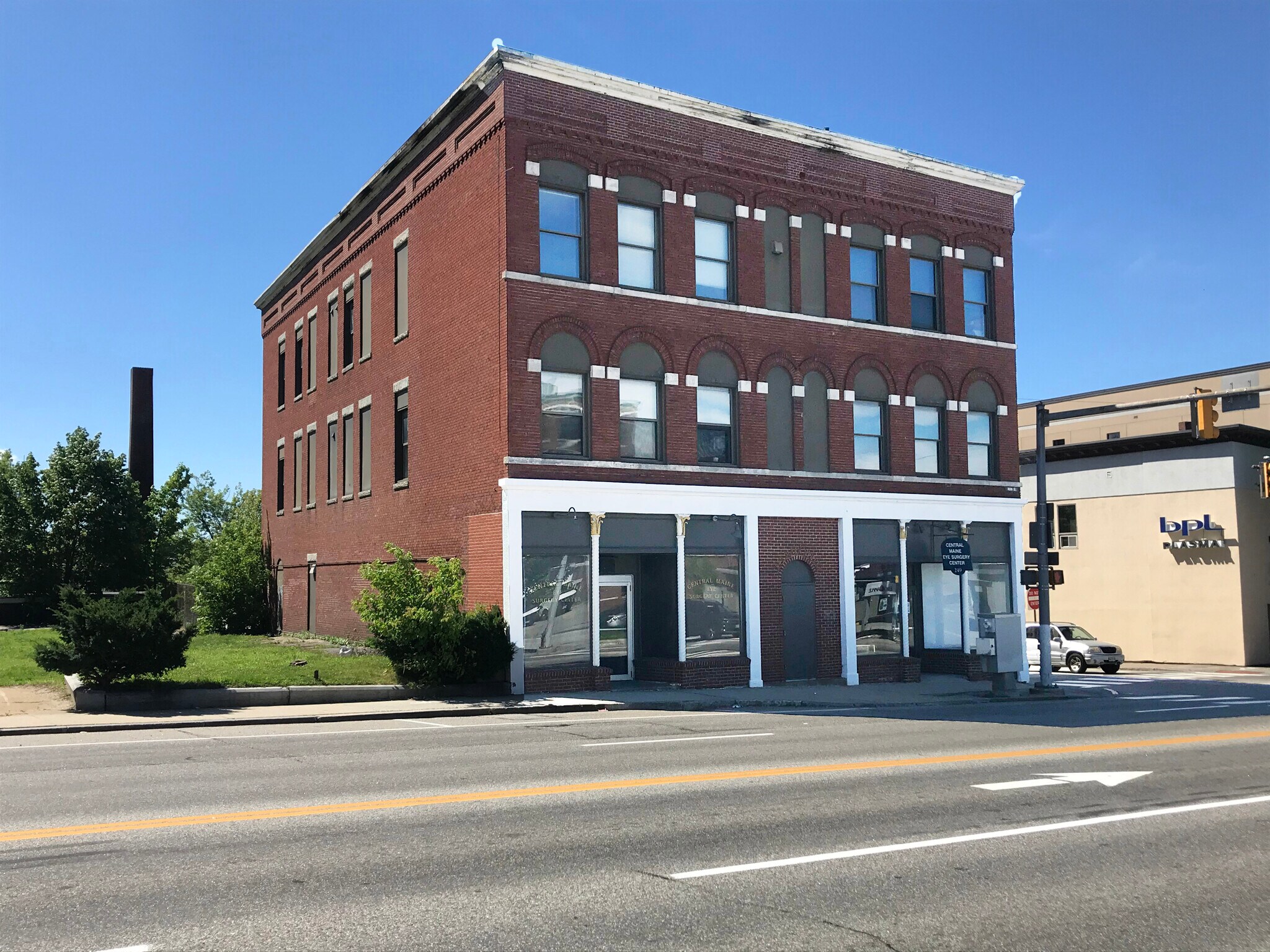 249 Main St, Lewiston, ME à vendre Photo de l’immeuble– Image 1 sur 9