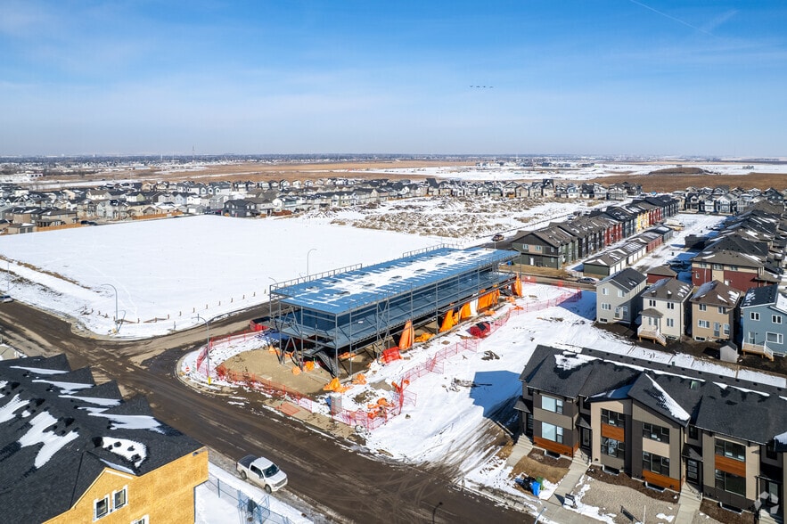 23 Belvedere Cres, Calgary, AB à vendre - Aérien – Image 2 sur 6