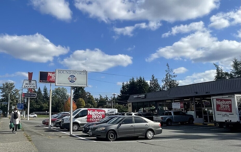 6812-6820 196th St SW, Lynnwood, WA à vendre - Photo de l’immeuble – Image 2 sur 8