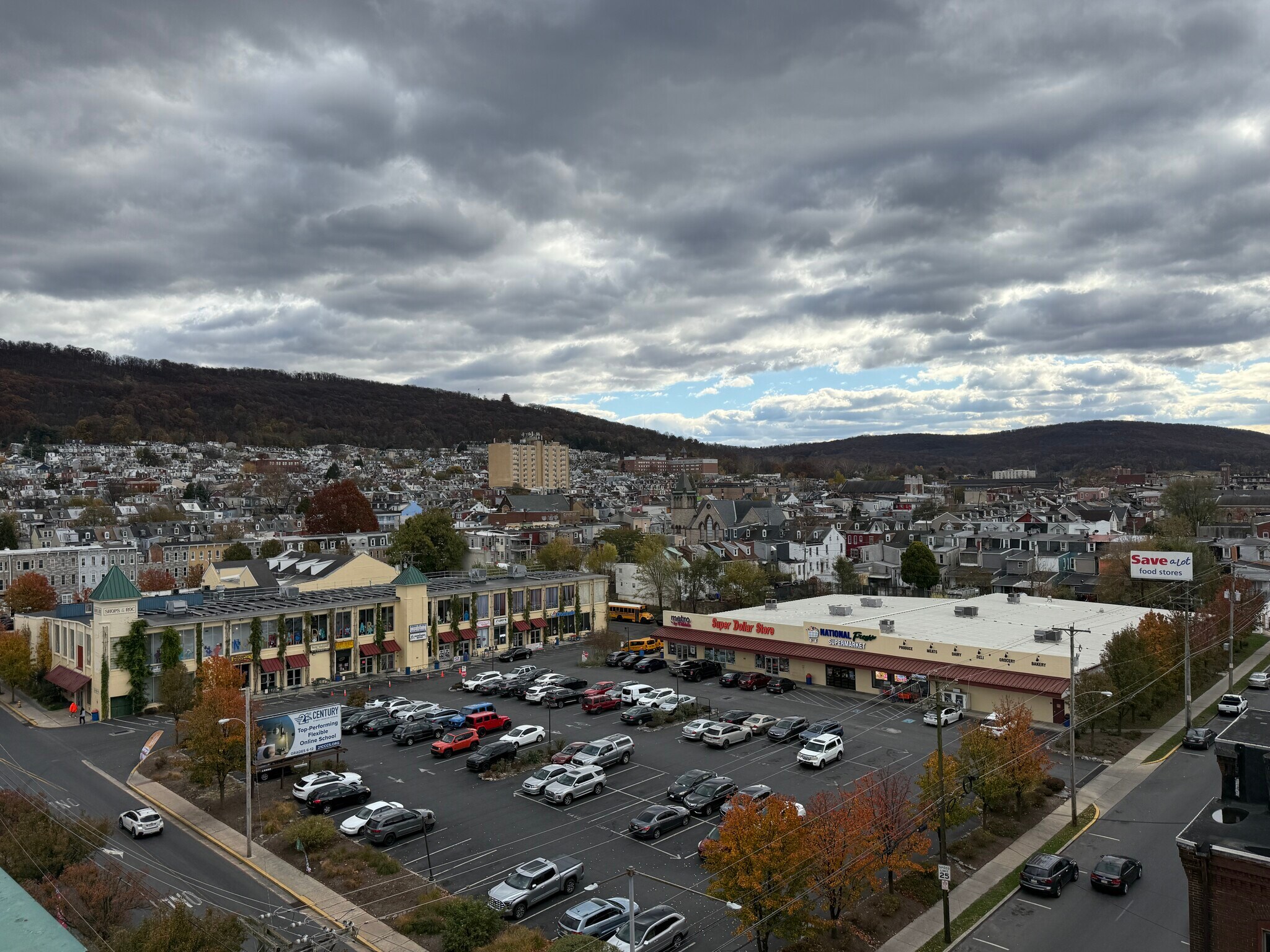 Oley St. Retail portefeuille de 3 biens à vendre sur LoopNet.fr Photo de l’immeuble– Image 1 sur 14