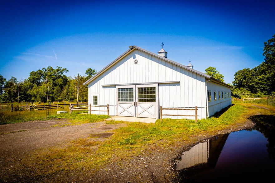 85 Prindle Rd, West Haven, CT à vendre - Photo de l’immeuble – Image 2 sur 7