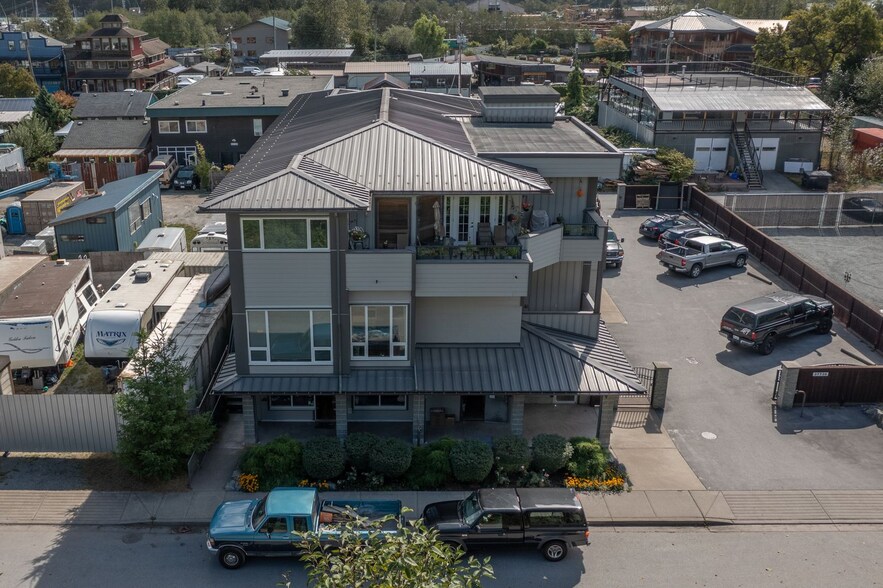 37738 3 Av, Squamish, BC à vendre - Aérien – Image 2 sur 18