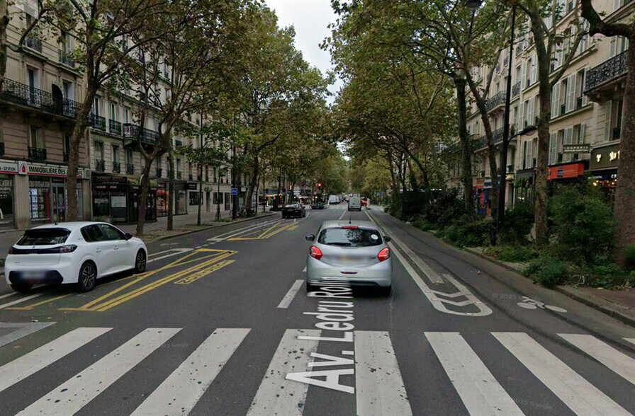 Local commercial dans Paris à louer - Photo de l’immeuble – Image 1 sur 2