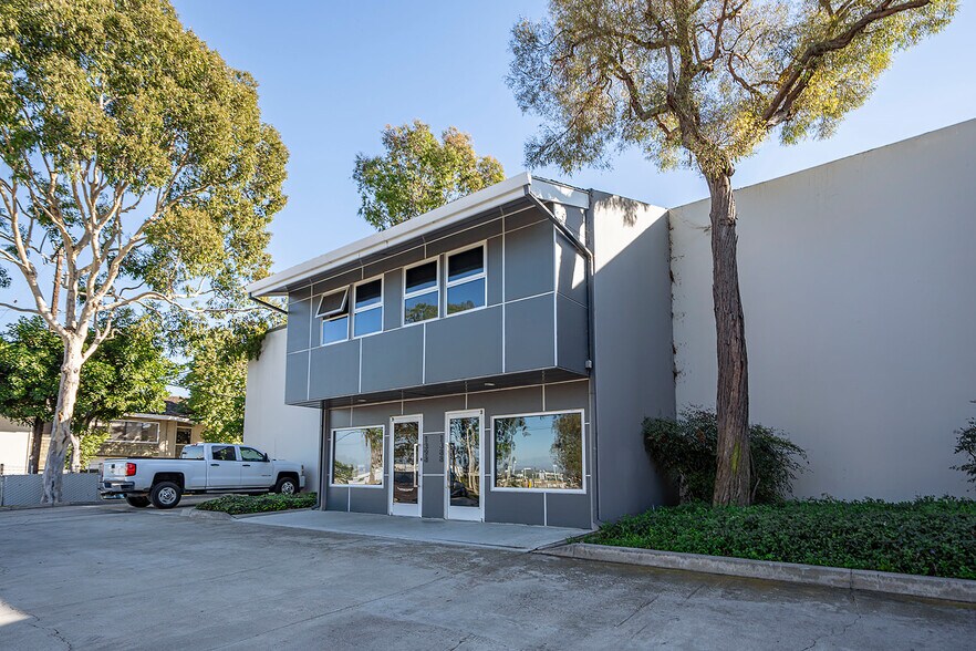 2853 Gundry Ave, Signal Hill, CA à vendre - Photo de l’immeuble – Image 2 sur 49