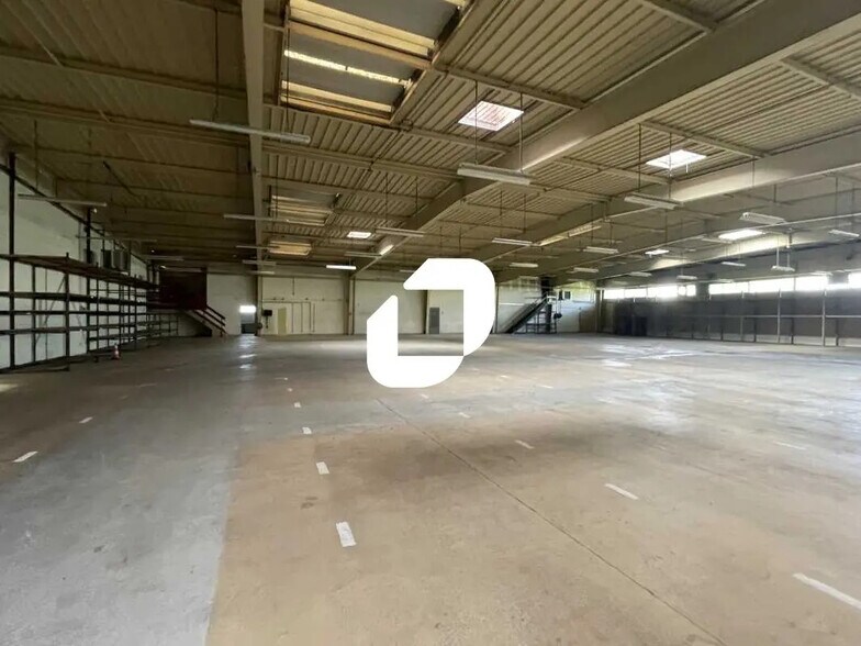 Local d’activités dans Bordeaux à louer - Photo de l’immeuble – Image 3 sur 10