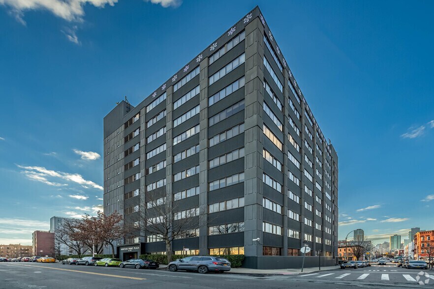 4740 21st St, Long Island City, NY à louer - Photo de l’immeuble – Image 3 sur 5