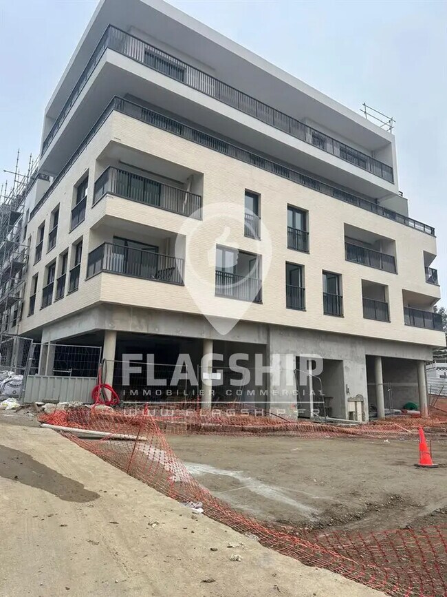 Plus de détails pour Local commercial à louer